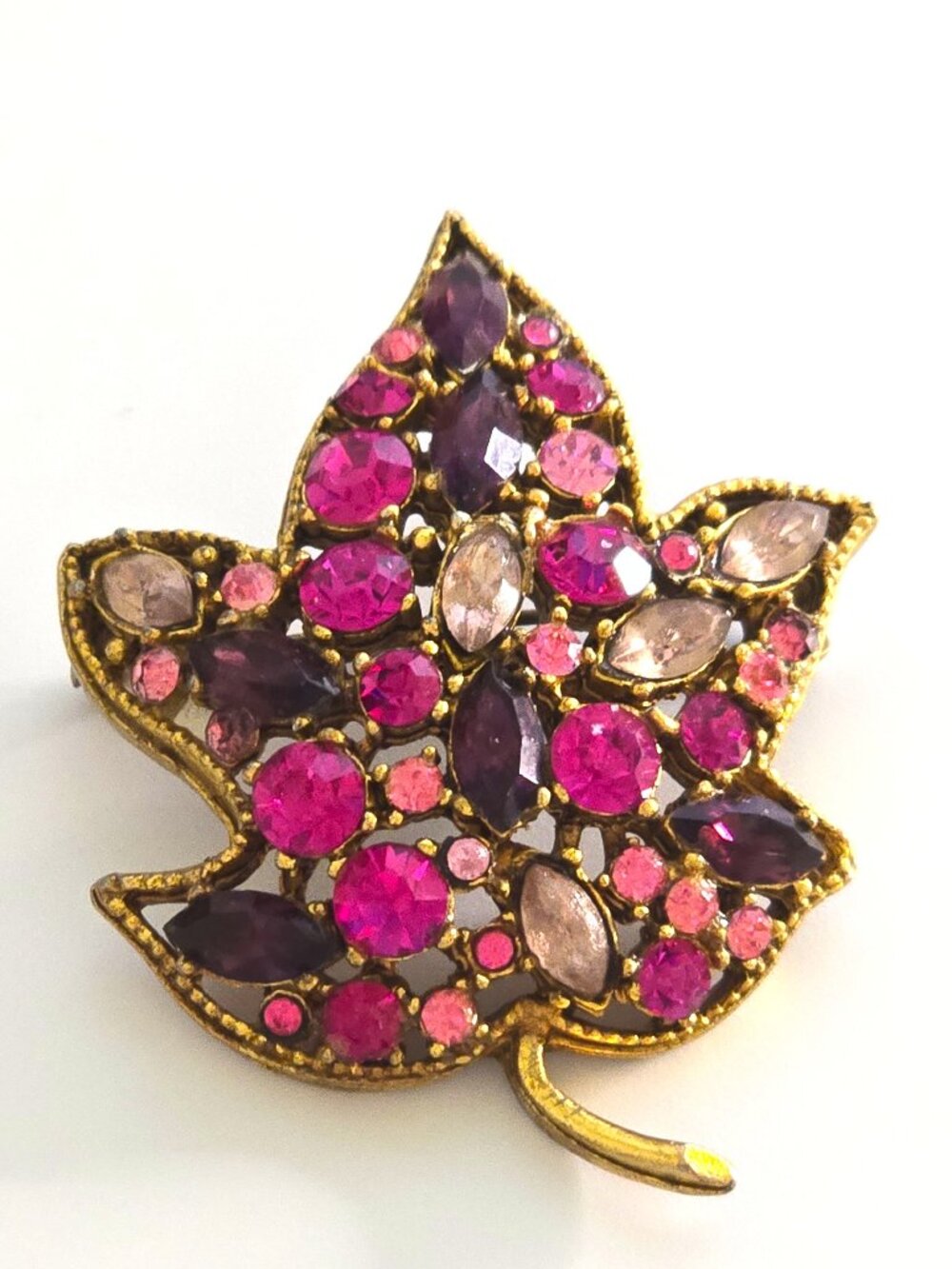 VINTAGE BROOCH PIN SIGNED REGENCY SHADES PINK PURPLE RHINESTONES